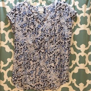 LIZ Claiborne split neck blouse